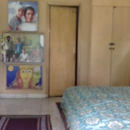 Nina Kochhar'S Homestay Нью-Дели Экстерьер фото