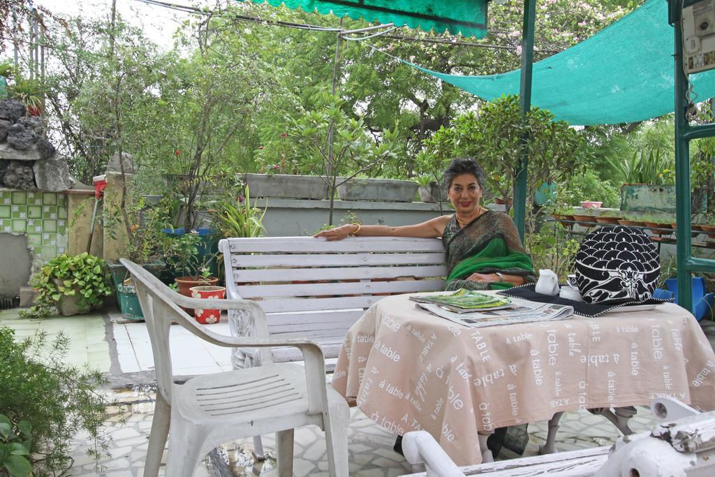Nina Kochhar'S Homestay Нью-Дели Экстерьер фото