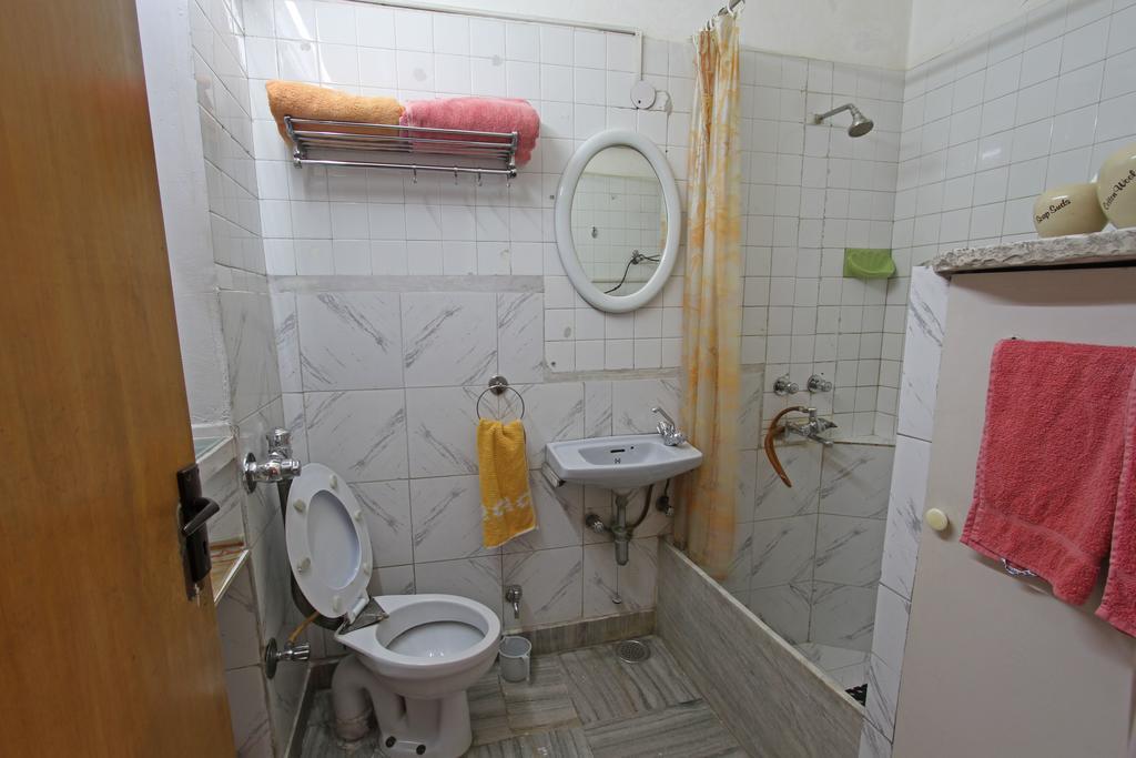 Nina Kochhar'S Homestay Нью-Дели Номер фото