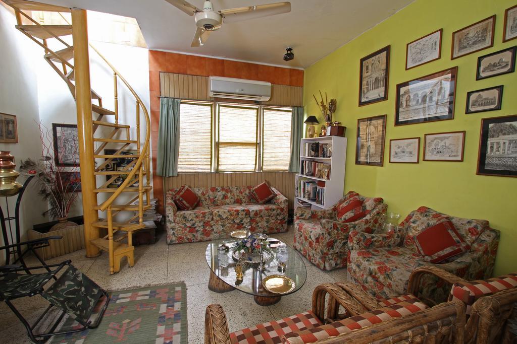 Nina Kochhar'S Homestay Нью-Дели Экстерьер фото